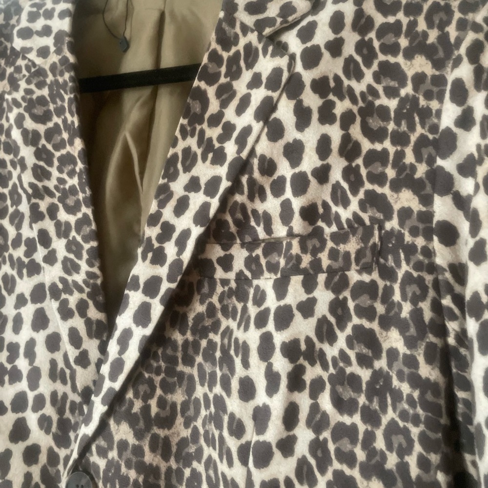 Leopard Coat - Picture 7 of 9